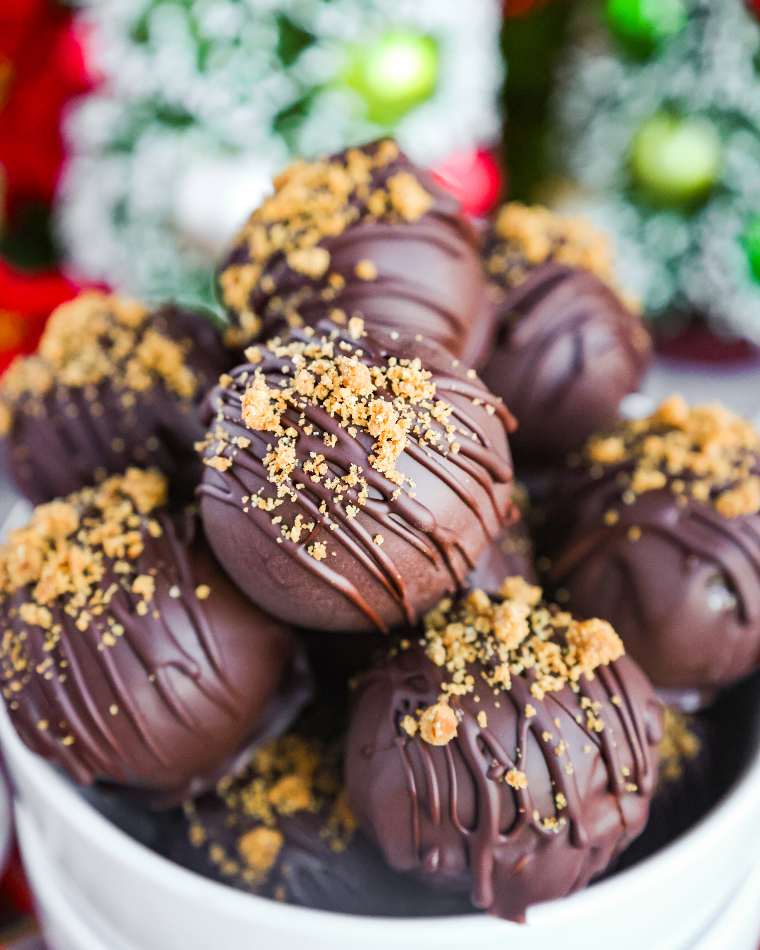 Gingerbread Truffles - Colorful Superfoodie